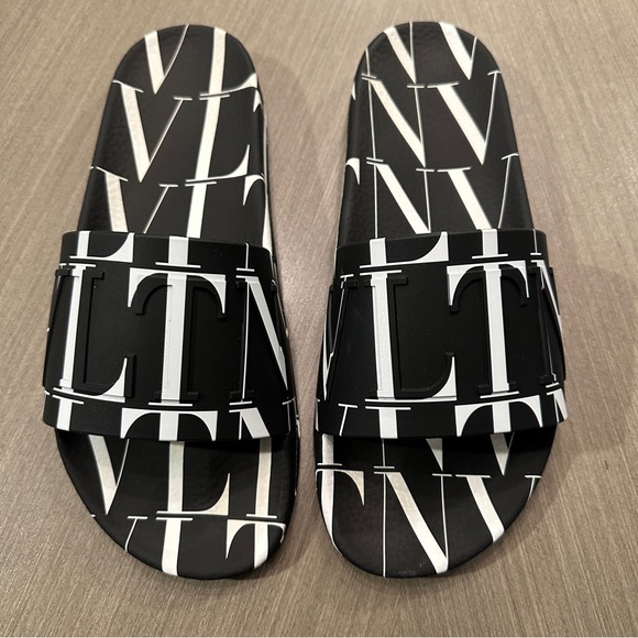 Valentino Garavani Slides - Picture 1 of 8